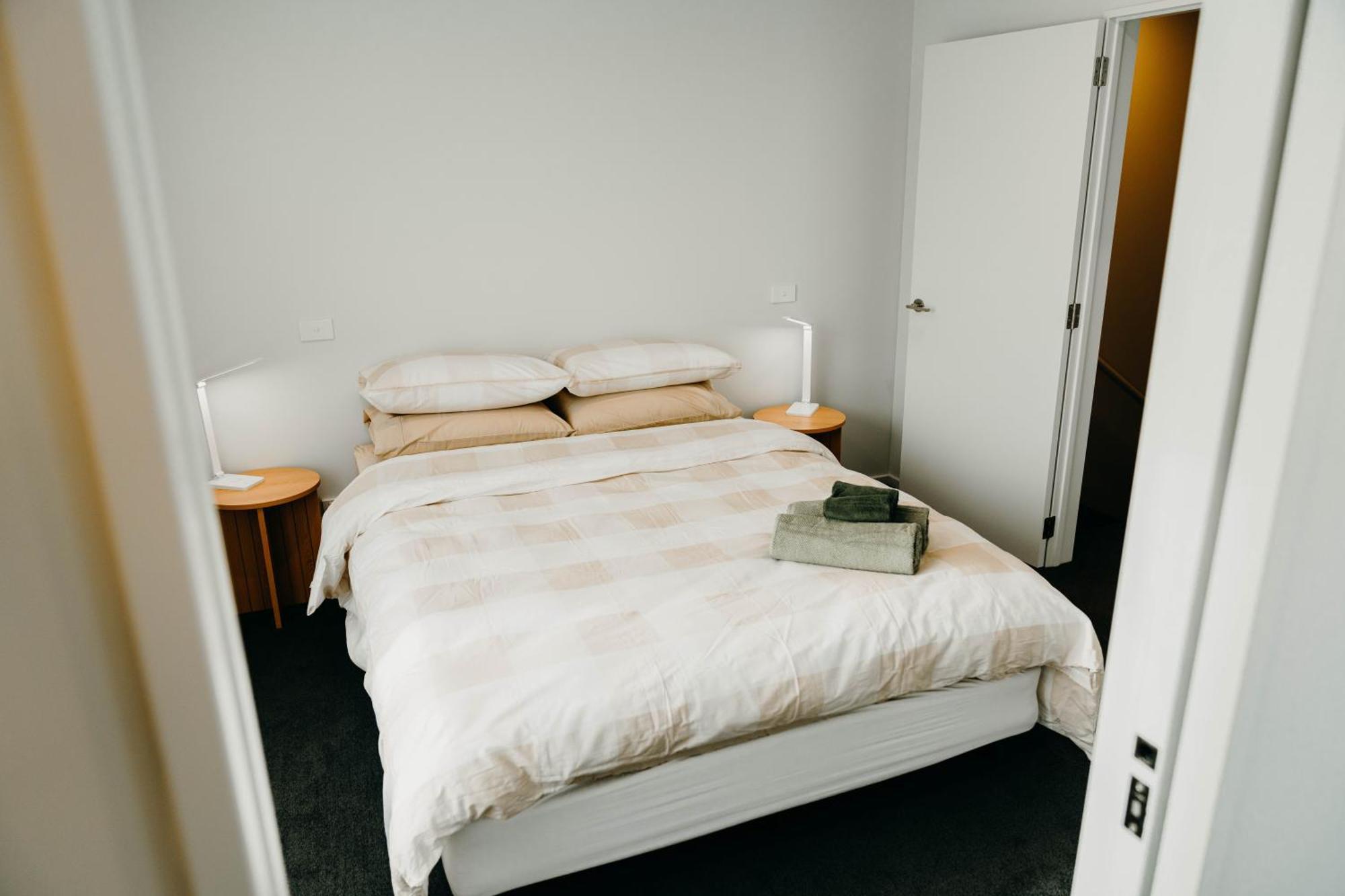 New Townhouse, Heart Of City Centre, 2 Bed 2 Bath, Car Park Christchurch Esterno foto